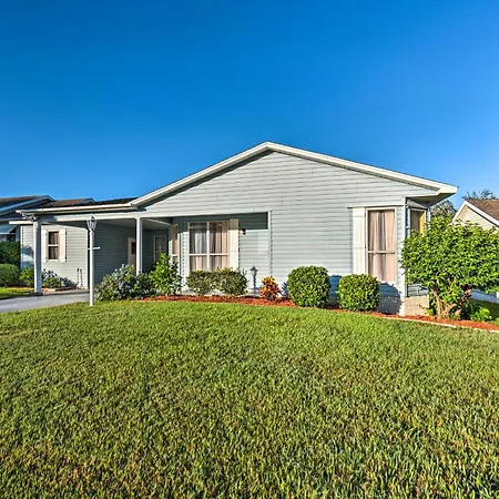 Lovely Lady Lake Home With Resort Amenities And Lanai!